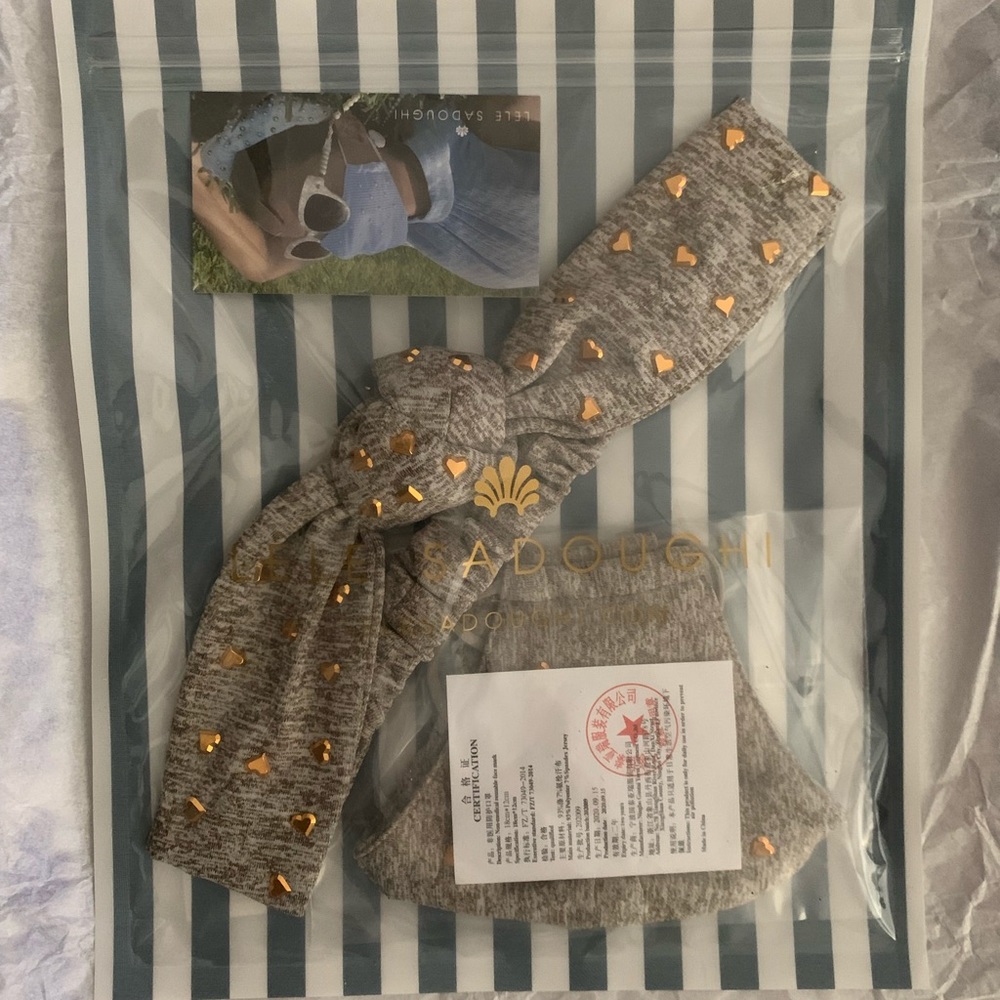 Lele Sadoughi Grey Heart Charm Face Mask and Headband Set